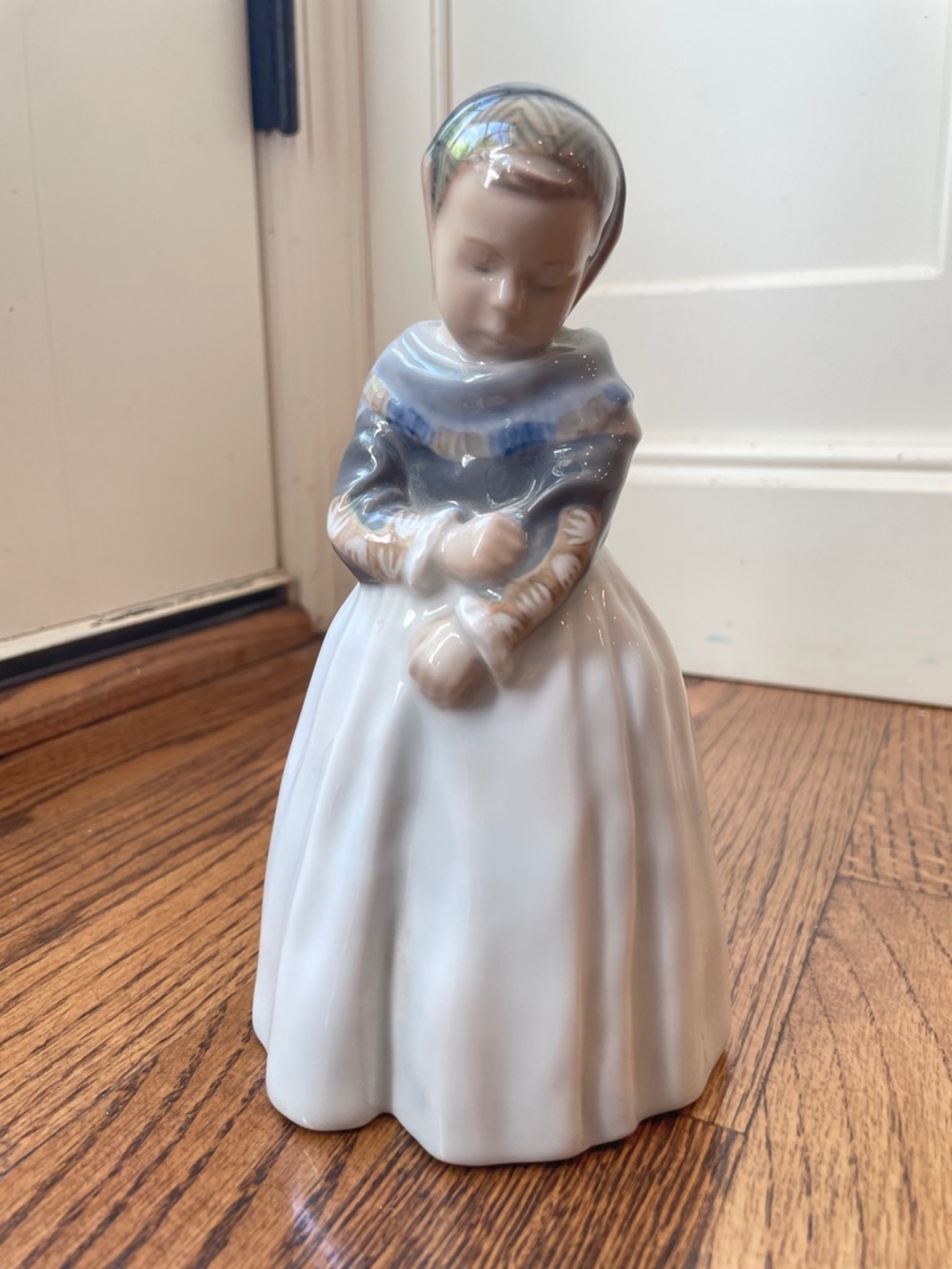 Royal Copenhagen Vintage Figurine Girl Doll #1257 Denmark Porcelain 7” RARE